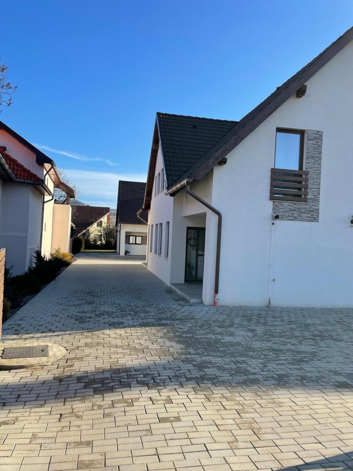 Apartament Fenyo House I